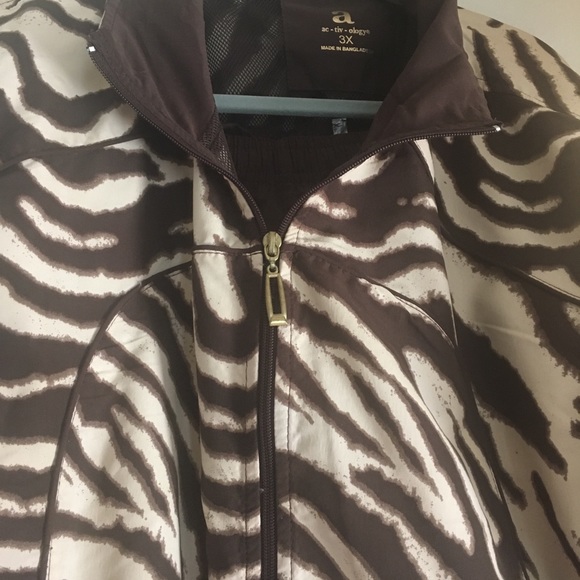 Brown Animal print track suit - Picture 2 of 4